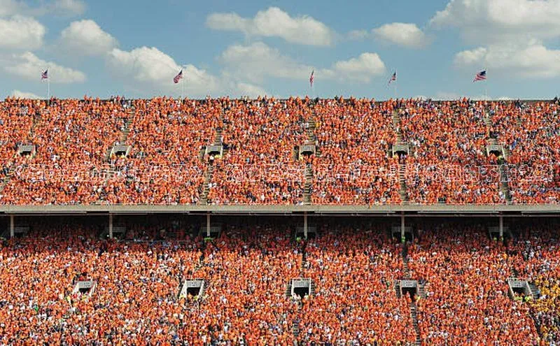 星空体育在线网页版APP下载顺丰《足球运动员和老夫子》：揭秘足坛球员与老一辈教练间的不解之缘